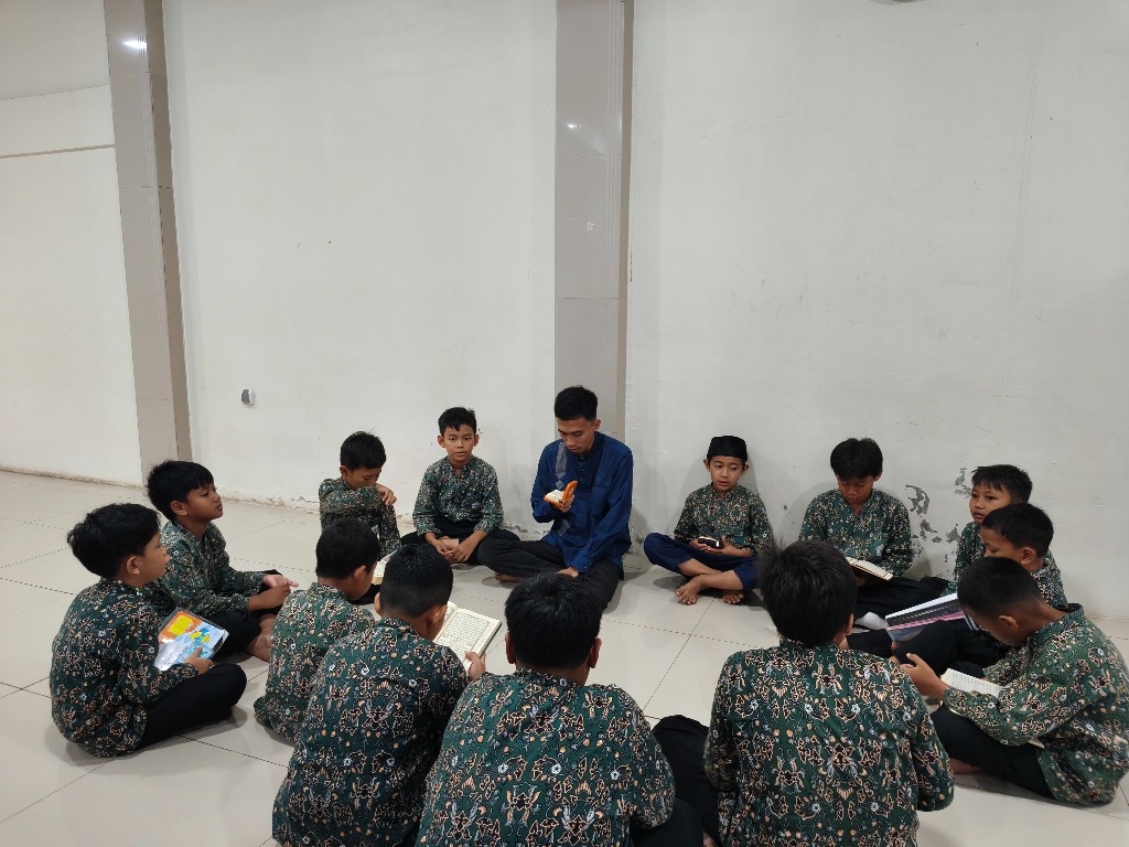 Halaqah Tahfidz Qur'an & Pembiasaan Adab